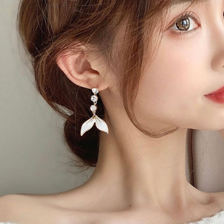 Long fish tail earrings 