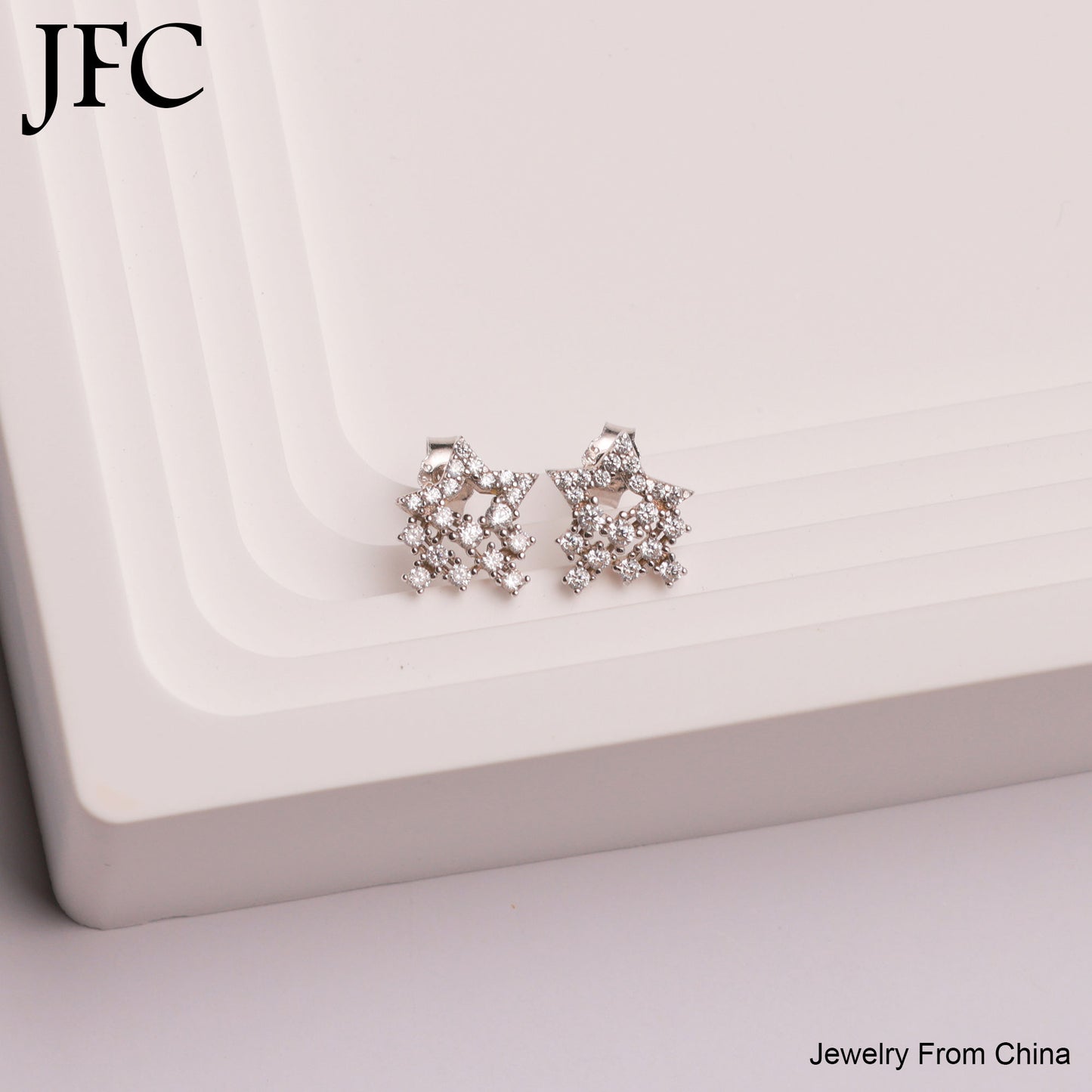 Cute diamond broken diamond earrings 