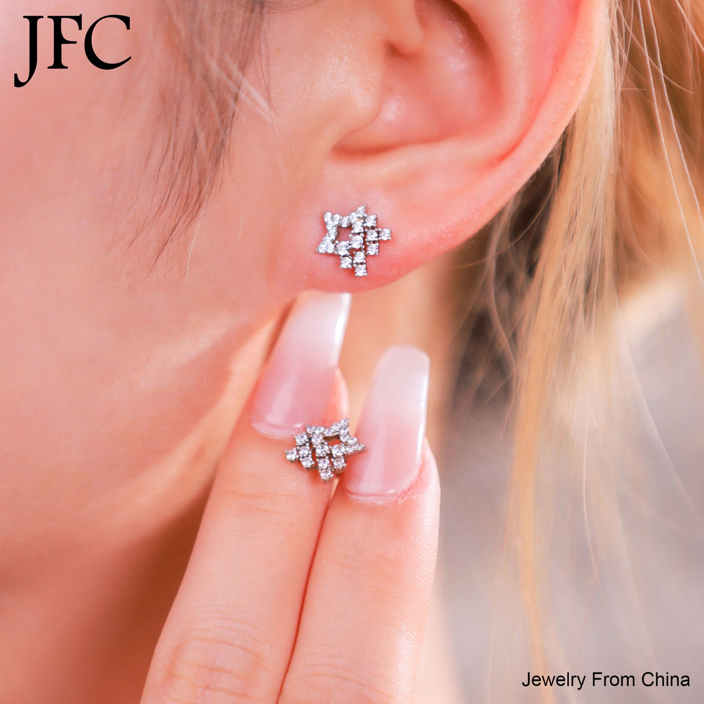 Cute diamond broken diamond earrings 