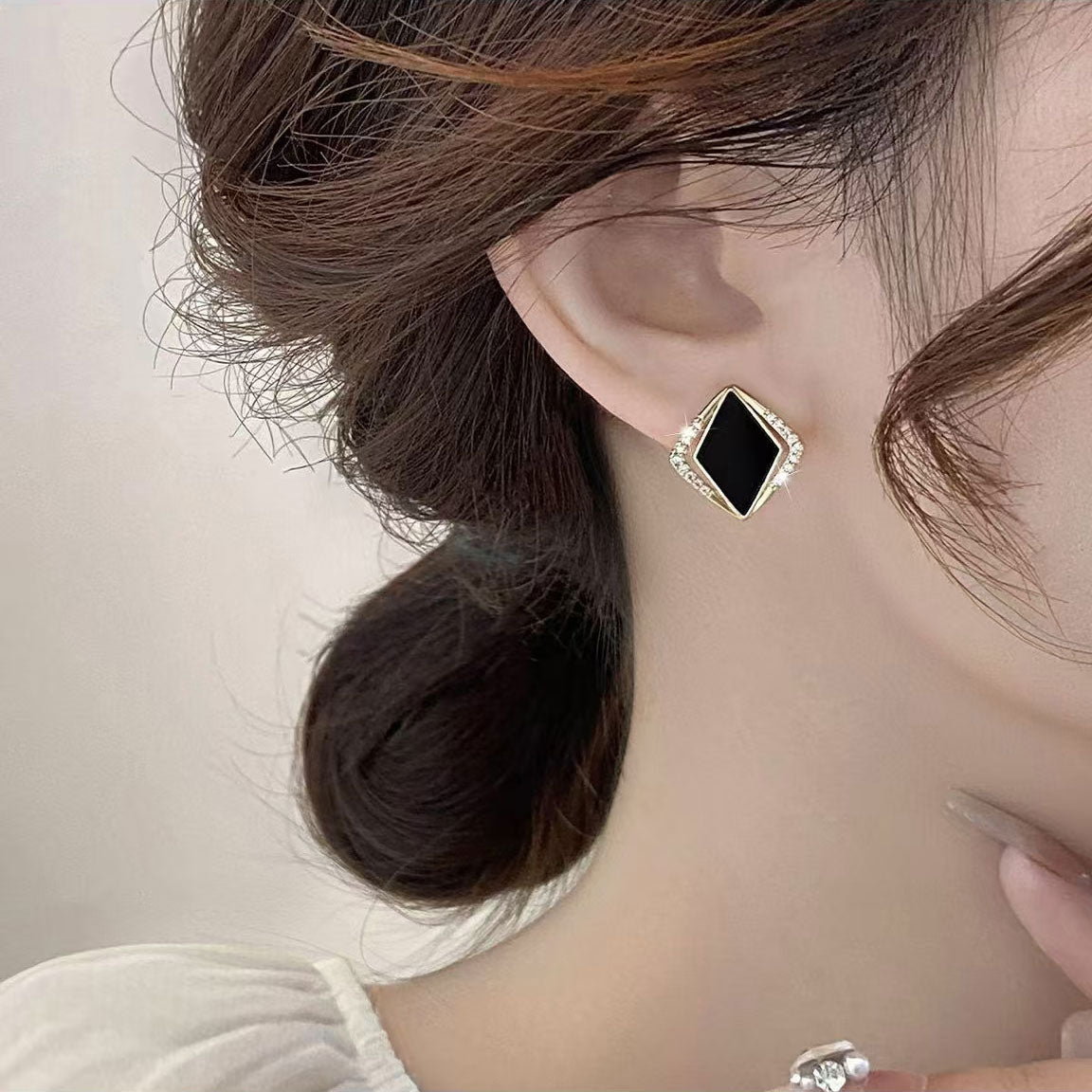 Black square diamond earrings