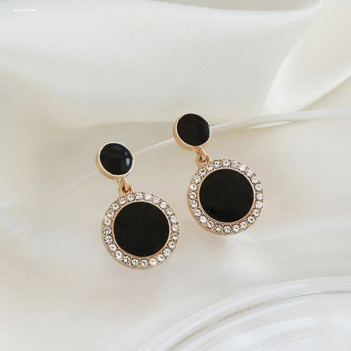 Korean style black round earrings 