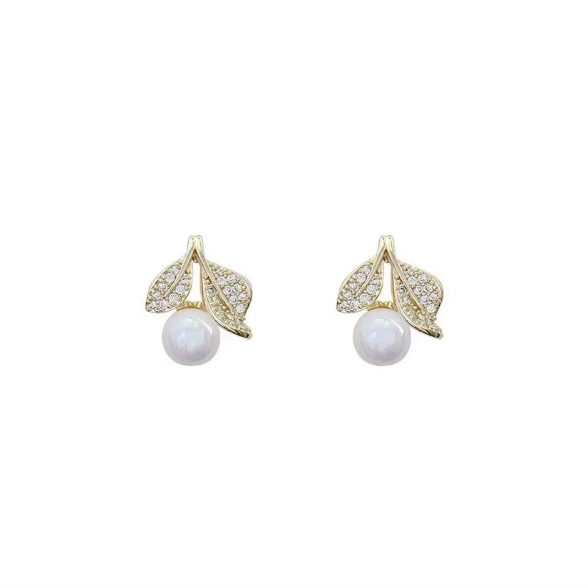 Lovely leaf pearl earrings 