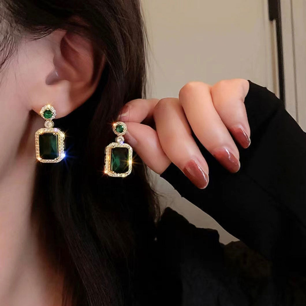 French style vintage emerald earrings 