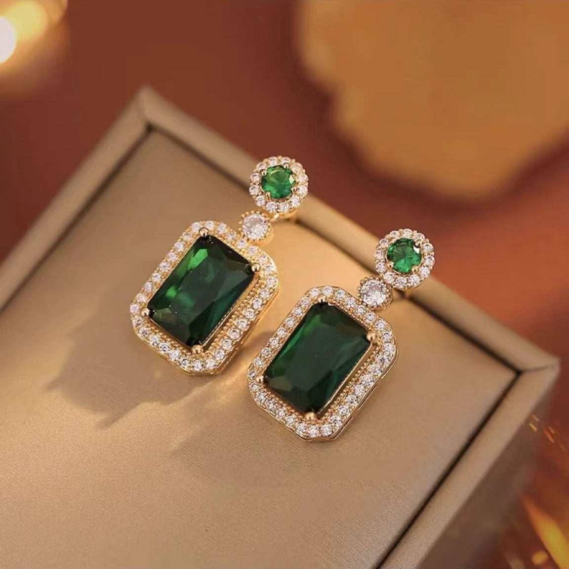 French style vintage emerald earrings 