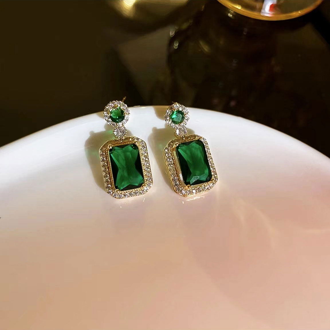 French style vintage emerald earrings 