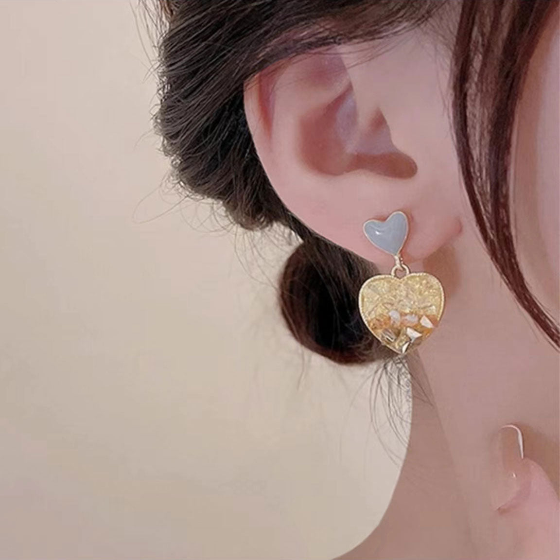 Korean style heart shaped crystal earrings 