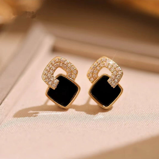 Stylish black square earrings