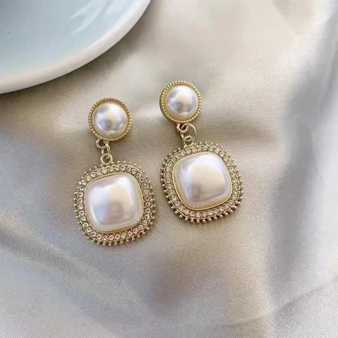 French style luxury pearl earrings