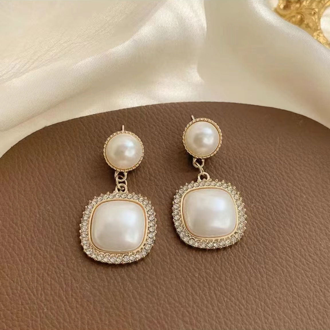 French style luxury pearl earrings