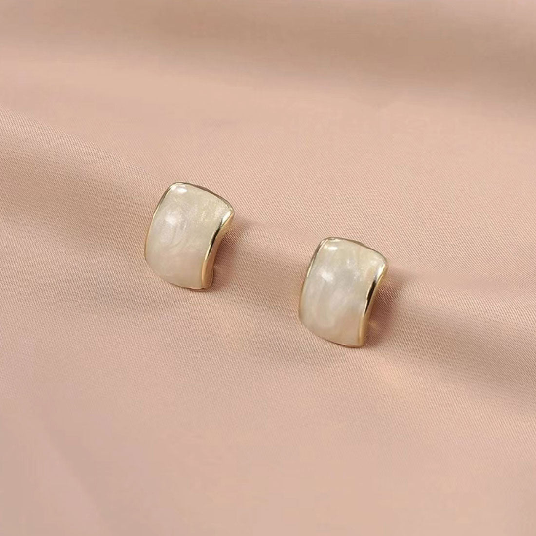 Special square geometric earrings