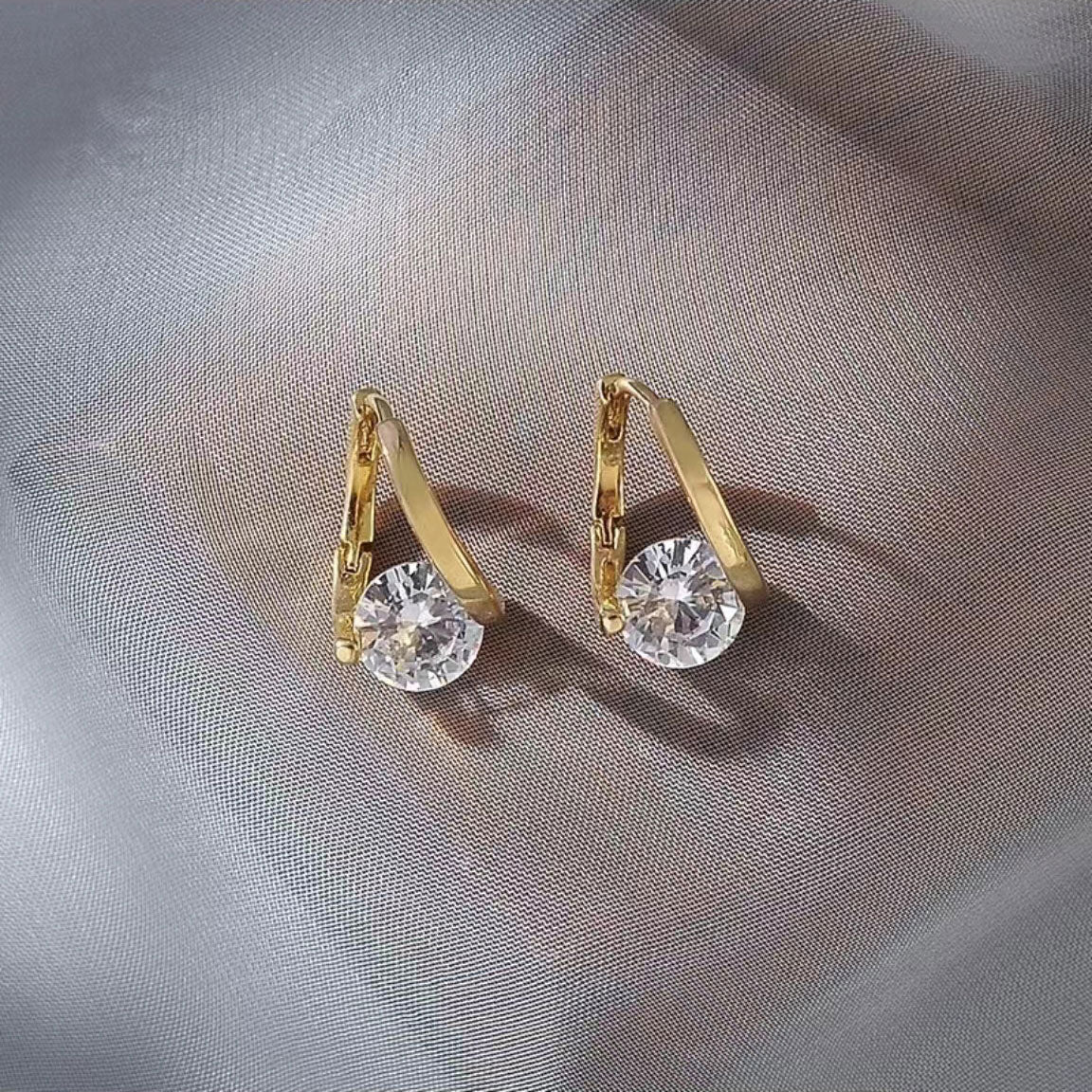 French style luxury diamond earrings 