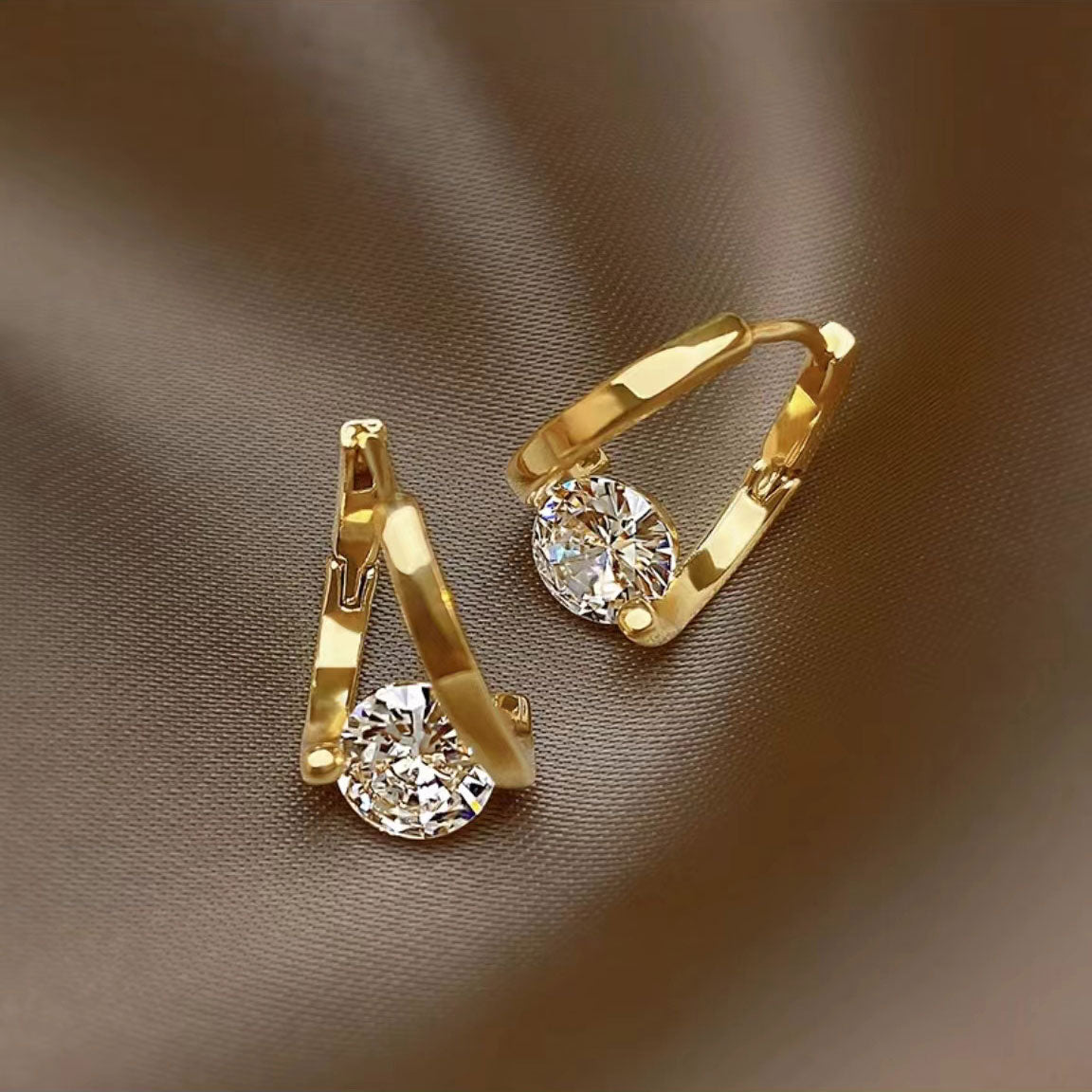 French style luxury diamond earrings 