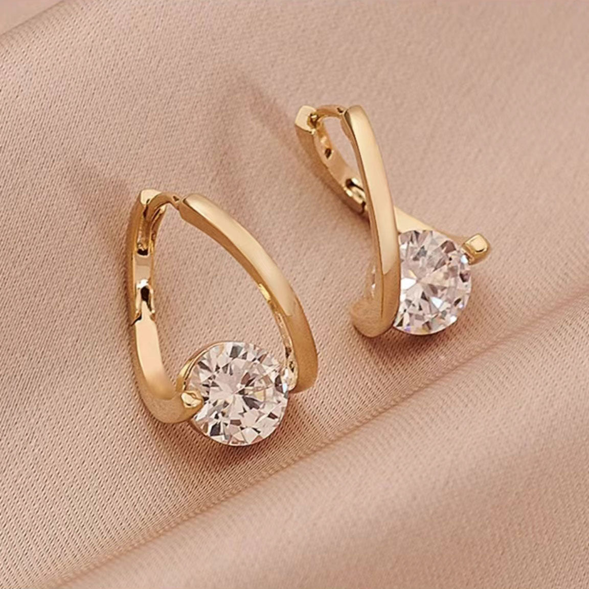 French style luxury diamond earrings 