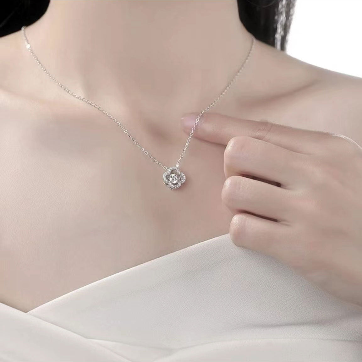 Four Leaf Grass Diamond Necklace