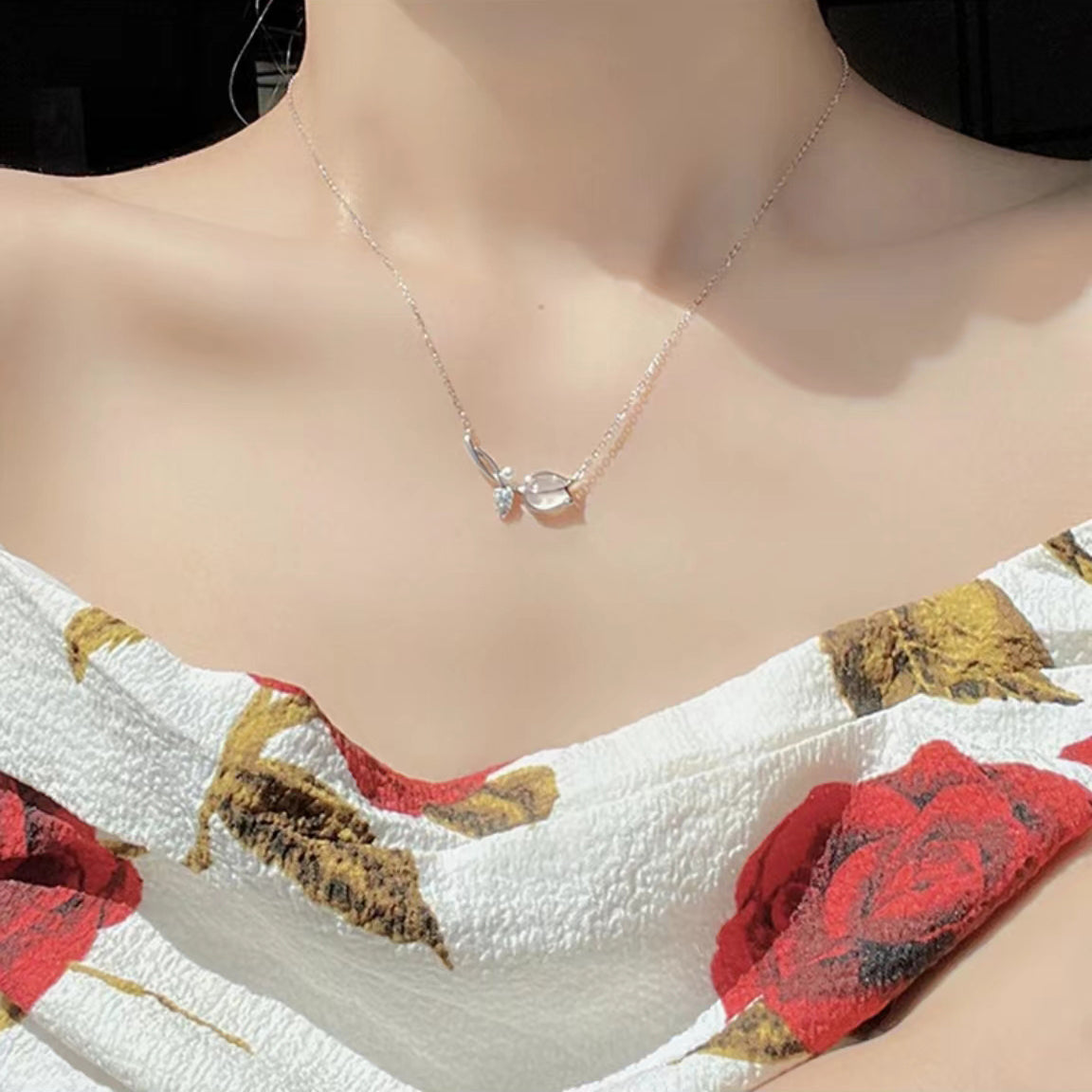 Trendy "Tulip" necklace