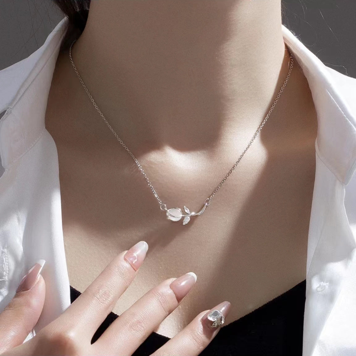 Trendy "Tulip" necklace