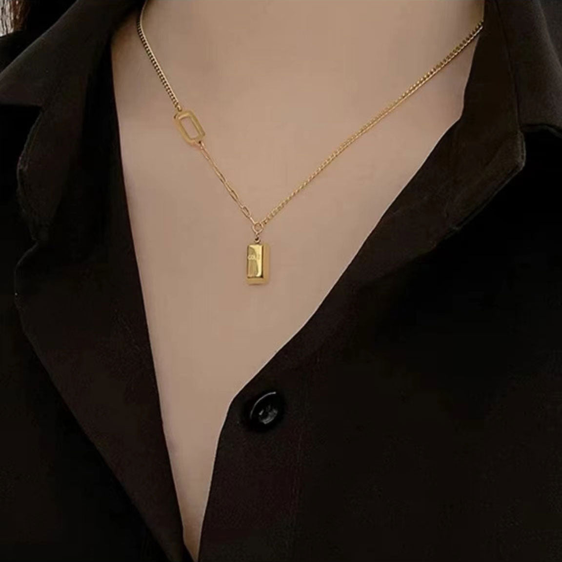 Luxury miniature gold necklace