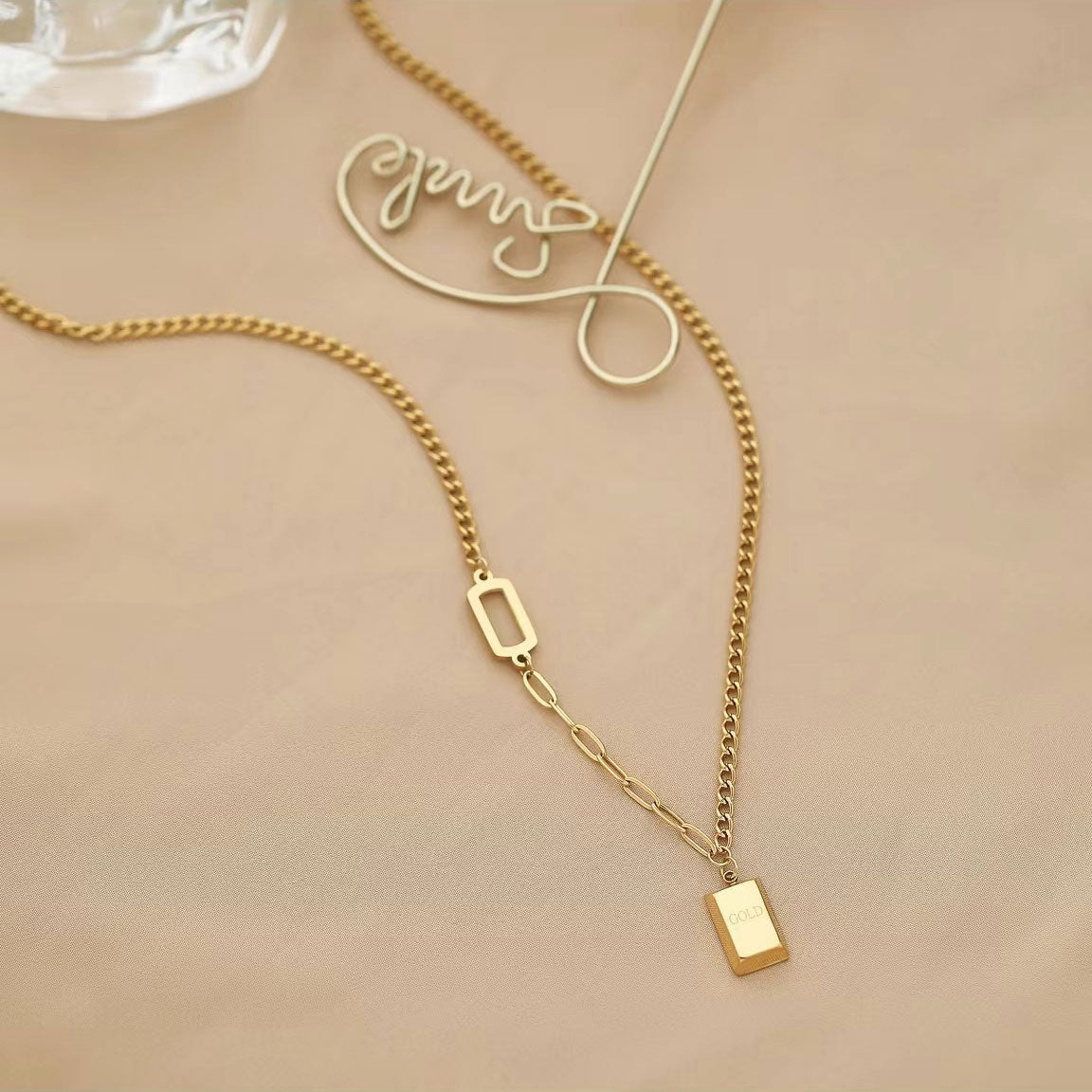 Luxury miniature gold necklace