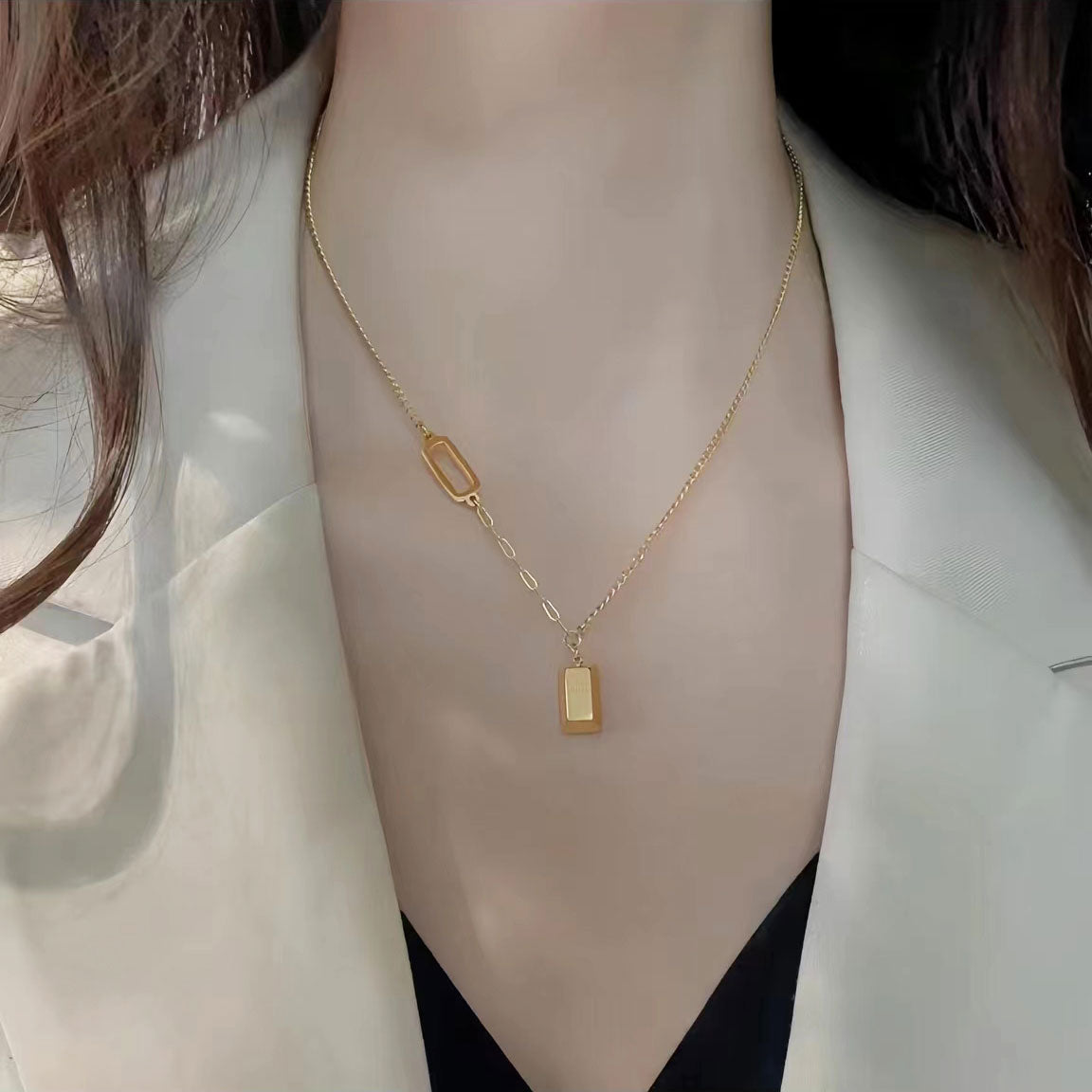 Luxury miniature gold necklace