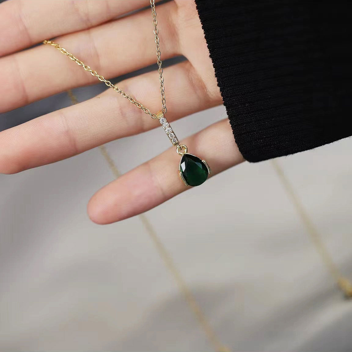 Amazing Emerald Drop Necklace