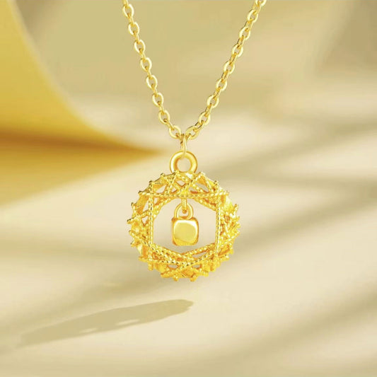 Special Gold "Bird's Nest" Necklace 