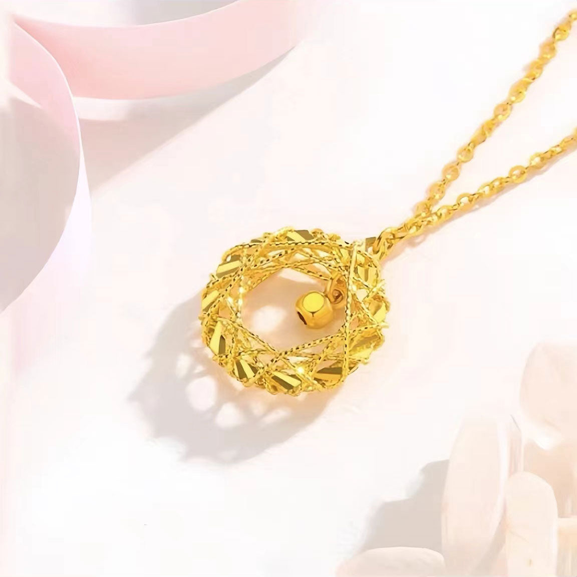 Special Gold "Bird's Nest" Necklace 