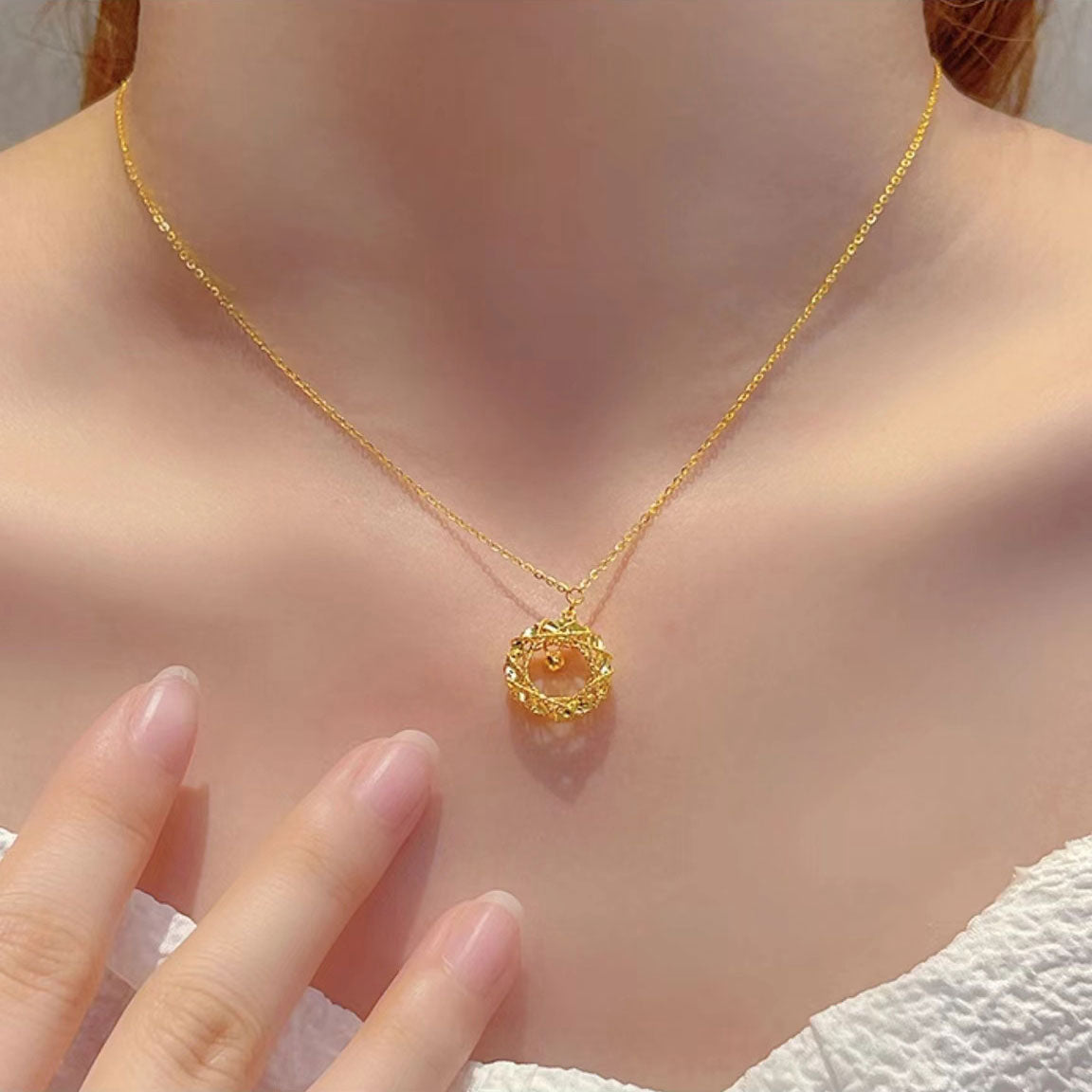 Special Gold "Bird's Nest" Necklace 