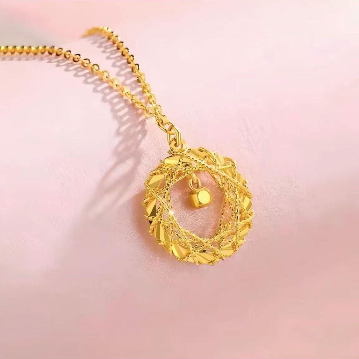 Special Gold "Bird's Nest" Necklace 