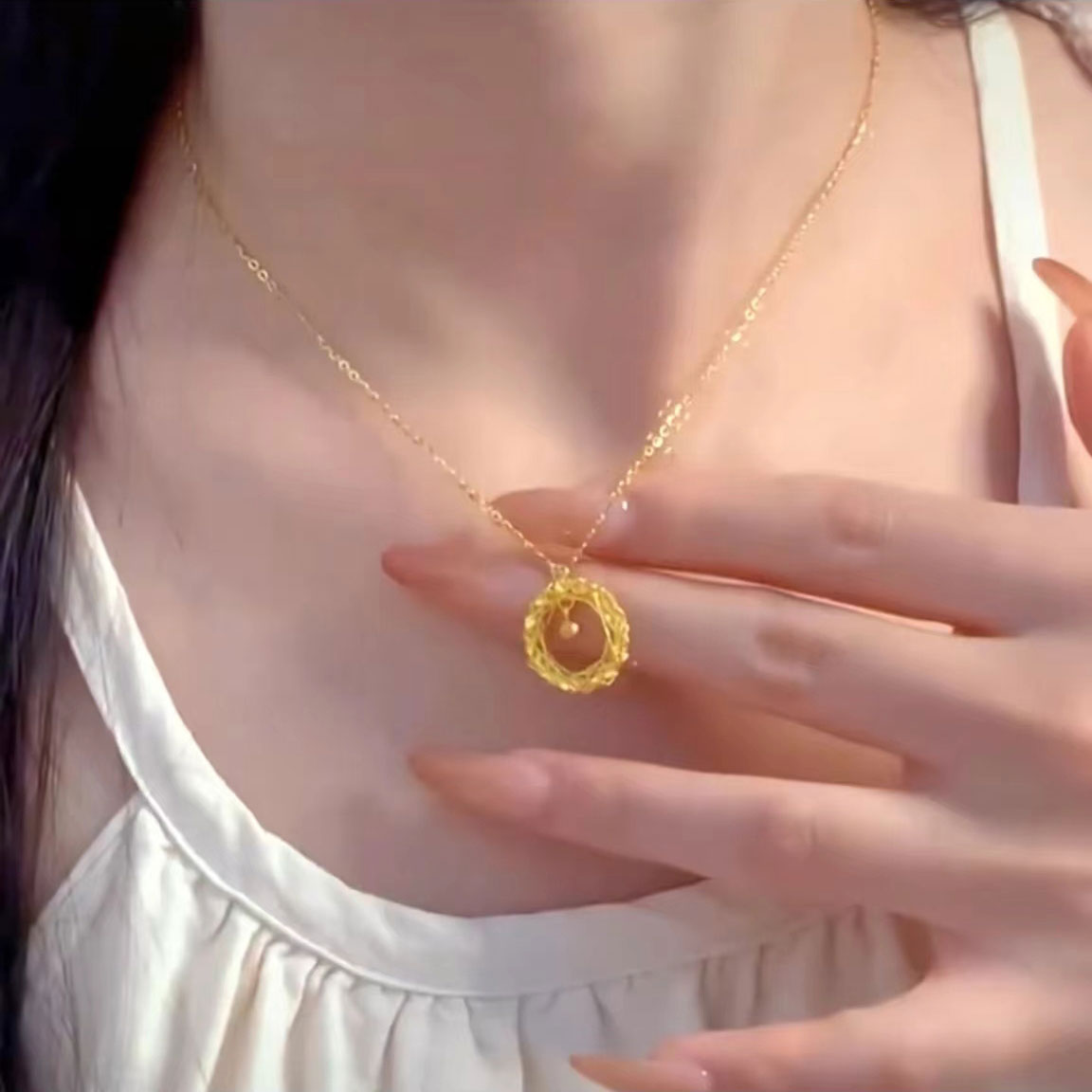 Special Gold "Bird's Nest" Necklace 