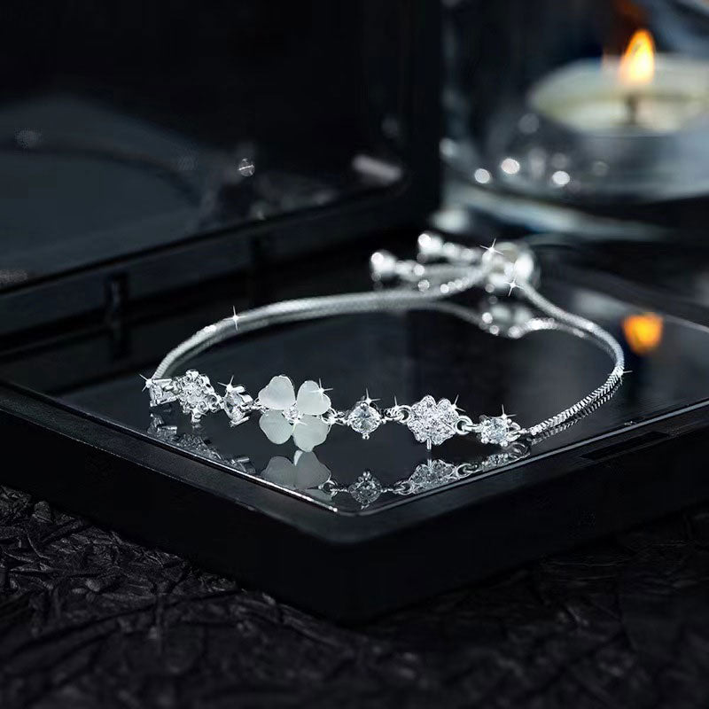 Four Leaf Grass Diamond Bracelet 