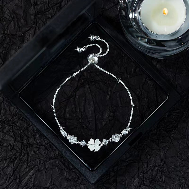 Four Leaf Grass Diamond Bracelet 