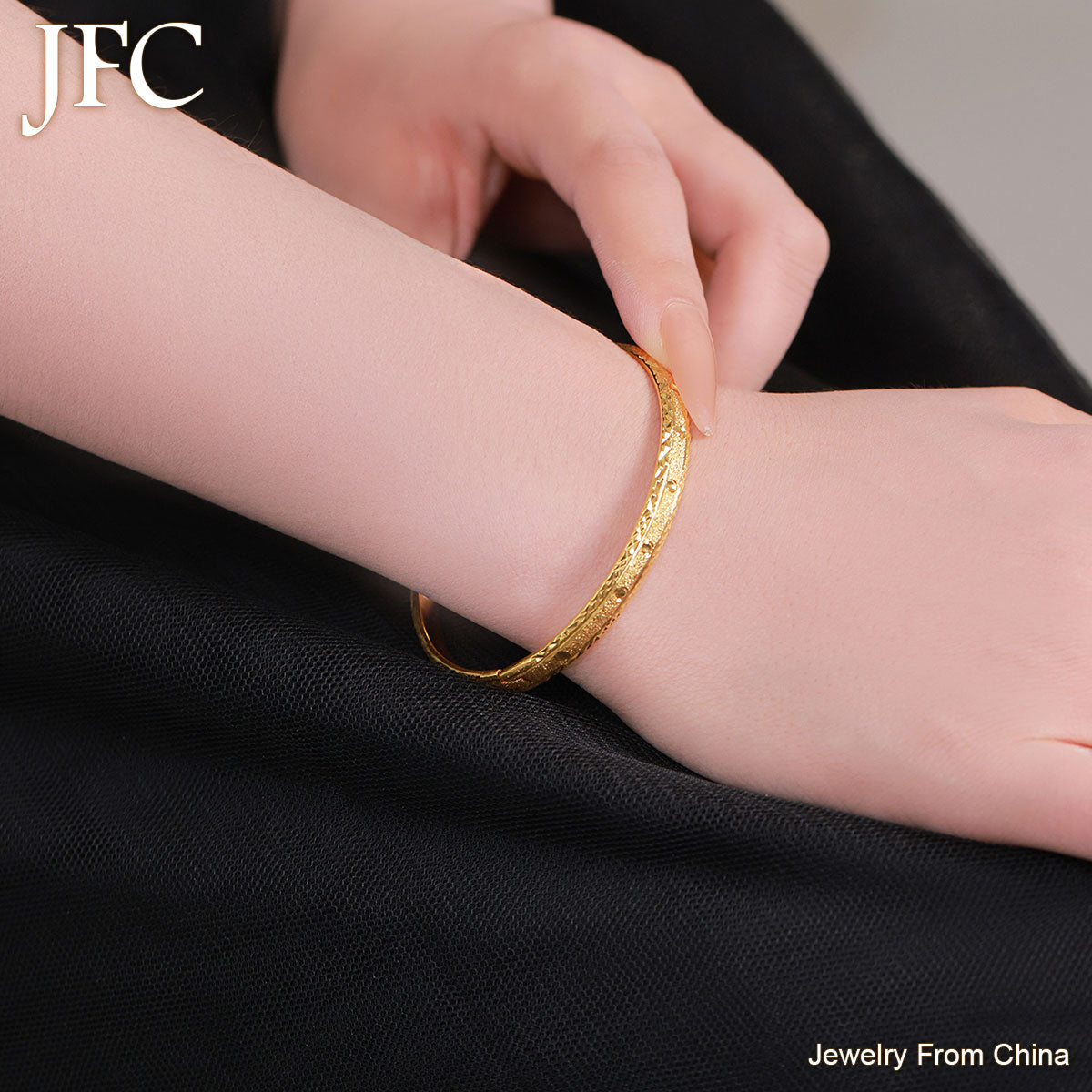 Classic Gold Pattern Bracelet 